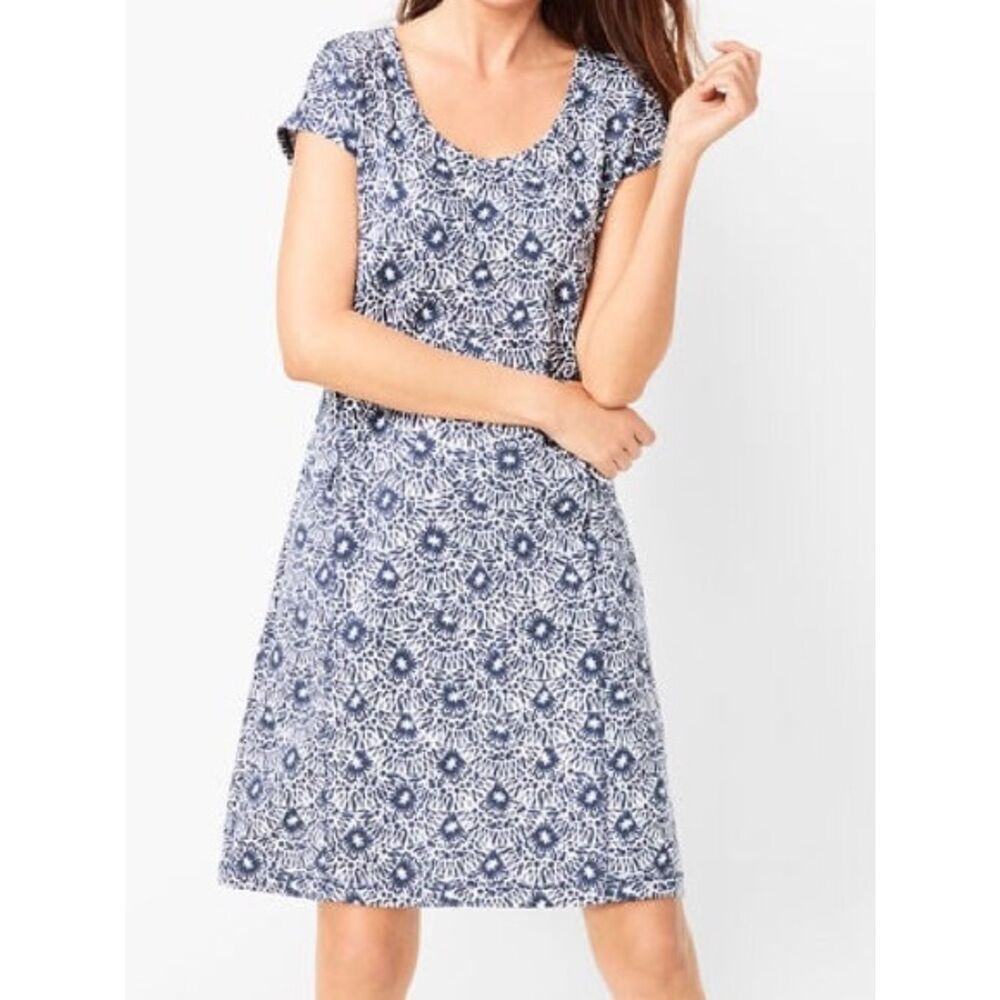 Talbots Size Medium Petite Navy and White Patterned dress